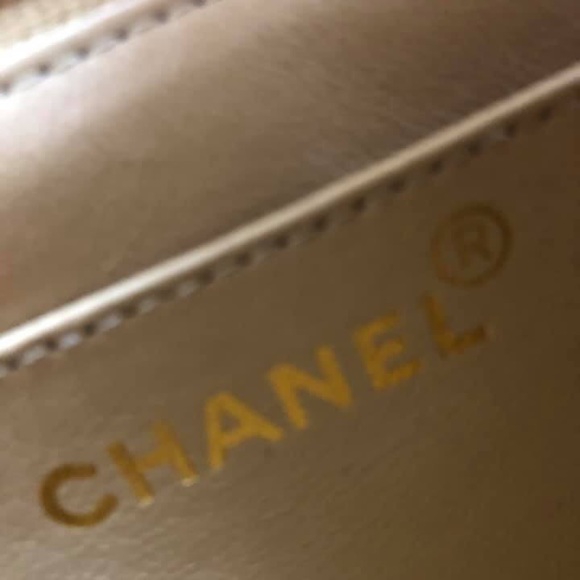 Chanel - Picture 5 of 8